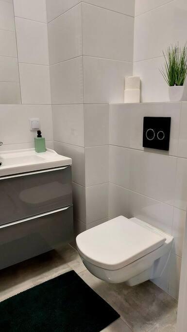 Uroczy Apartament Blisko Centrum Warszawy Apartment Warsaw Ngoại thất bức ảnh