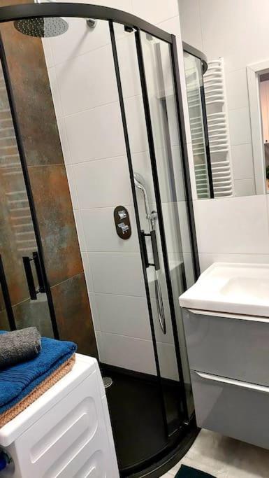 Uroczy Apartament Blisko Centrum Warszawy Apartment Warsaw Ngoại thất bức ảnh